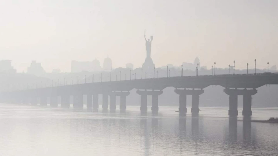 Дихати нічим: чому Київ перевершив Каїр за забрудненістю повітря та що саме горить біля столиці